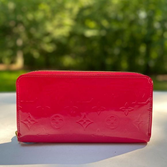 Louis Vuitton Handbags - Louis Vuitton Vernis Zippy Wallet in Freesia Pink